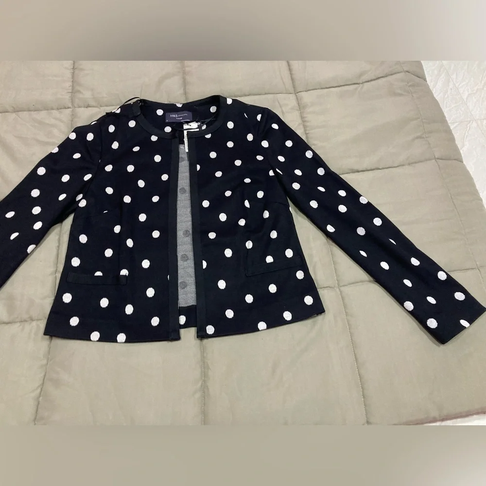 Marks & Spencer
Polka-Dot Print lacket - Picture 5 of 7